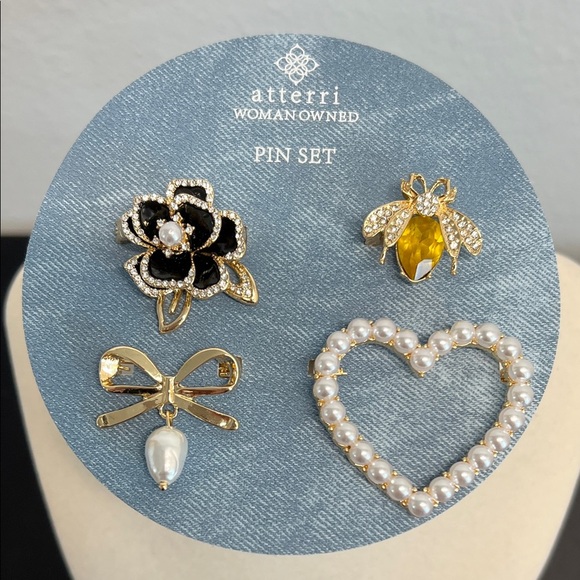 Atterri | Brooch Set - Picture 1 of 9